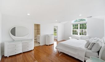 6219 CRESTWOOD Dr, Alexandria, VA 22312