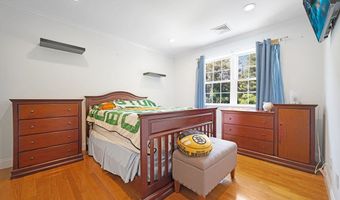 489 Main St, Acushnet, MA 02743