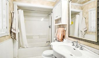 223 N Walnut St, Allegan, MI 49010