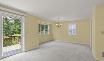18 Harbor Hill Dr, Bourne, MA 02532