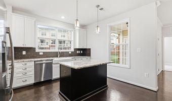 43032 STUARTS GLEN Ter 102, Ashburn, VA 20148