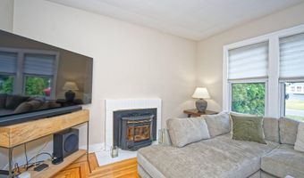5 Kakely St, Albany, NY 12208
