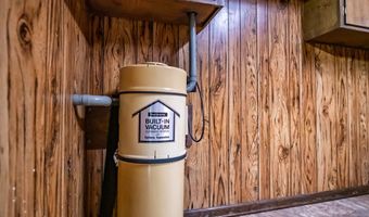 5042 Dummyline Rd, Batesville, MS 38606