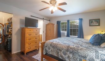 517 Victoria St, Bay St. Louis, MS 39520