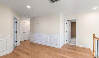 8 Lyn Ct, Cumberland, RI 02864