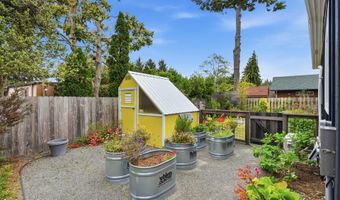 1155 2ND St NE, Bandon, OR 97411