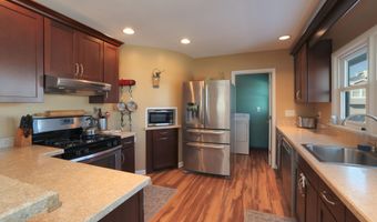 409 3rd St, Beach Haven, NJ 08008