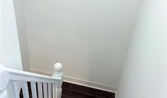 2 Fairmount Ave, Johnston, RI 02919