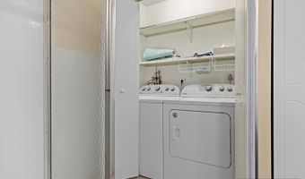 1860 W Surrey Park Ln 2B, Arlington Heights, IL 60005