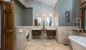 639 Wood Fern Dr, Ballwin, MO 63021
