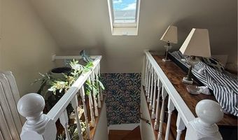 28 Calvert St 3, Newport, RI 02840