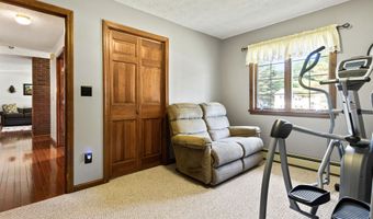224 Sunderland Dr, Auburn, ME 04210