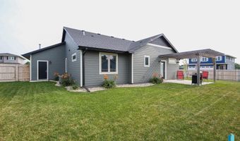 2729 E Palmer St, Brandon, SD 57005