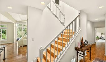 545 Ashland Creek Dr, Ashland, OR 97520