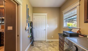 728 ROGERS Pl, Bandon, OR 97411