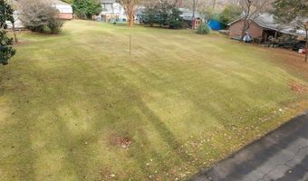 4120 S Lakeshore Dr, Acworth, GA 30101