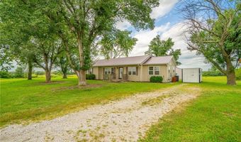 9012 NW State Route 52 Hwy, Amoret, MO 64722