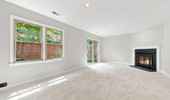 5105 SKYLINE VILLAGE Ct #8, Alexandria, VA 22302