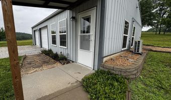 3702 Round House Rd, Aurora, MO 65605