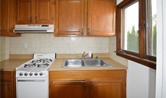 153 Mt Hope Ave, Bristol, RI 02809