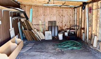 28 W Shore Rd, Babb, MT 59411