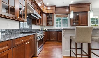 7527 WESTFIELD Dr, Bethesda, MD 20817