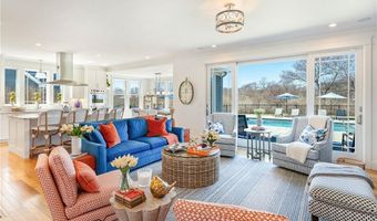 1048 Ocean Rd, Narragansett, RI 02882