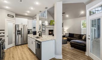 905 N Main St, Bentonville, AR 72712