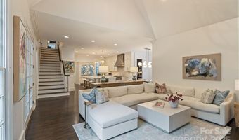 3605 Hampton Manor Dr, Charlotte, NC 28226