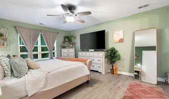 1034 Alpine Ridge Dr G6, Ballwin, MO 63021