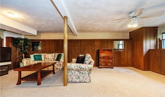 154 Spring Valley Dr, East Greenwich, RI 02818