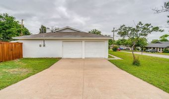 220 Rolling Hills Dr, Aledo, TX 76008