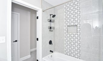 2644 E HOFFMAN St, Baltimore, MD 21213