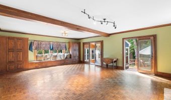 76 Spruce St, Brattleboro, VT 05301