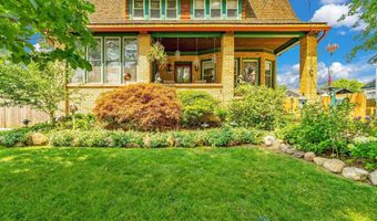 1805 ST Clair River Dr, Algonac, MI 48001