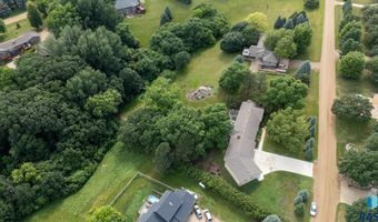 2908 N Oak Rd, Brandon, SD 57005