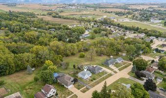 304 E Plum St, Anamosa, IA 52205