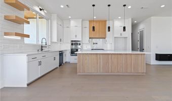 727 NE 2nd St, Bentonville, AR 72712