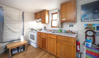 214-216 Pine St, Burlington, VT 05401