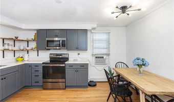 12 Ellen St, Bristol, RI 02809