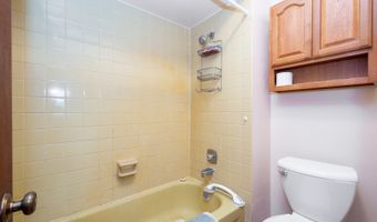 40581 N Sunset Dr, Antioch, IL 60002