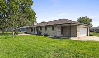 325 W GREENFIELD Ave, Algoma, WI 54201
