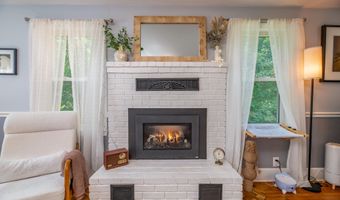 795 Riverside Dr, Augusta, ME 04330