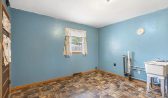 300 S High Ave, Ash Grove, MO 65604
