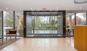 4141 N HENDERSON Rd 702, Arlington, VA 22203