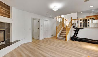 5605 Yukon Charlie Loop, Anchorage, AK 99502