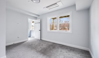 451 Essex St 5, Beverly, MA 01915