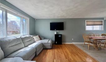 231 Smith St, Warwick, RI 02886