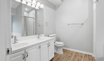 7035 KINGS MANOR Dr, Alexandria, VA 22315
