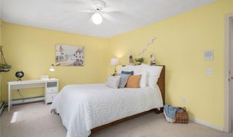 95 River Farm Dr, East Greenwich, RI 02818